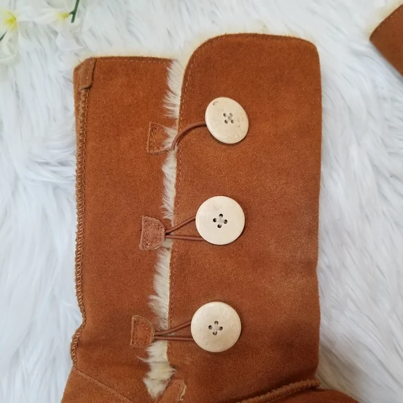 COPY - UGG Chestnut Boots Color Brown SIZE 9 . - Picture 8 of 17